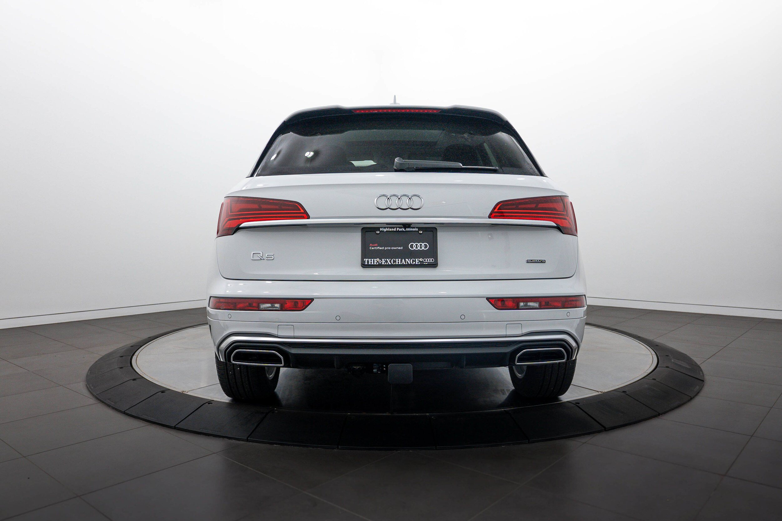Certified 2025 Audi Q5 e Premium Plus w/ Premium Plus Package AWD/4WD image 22
