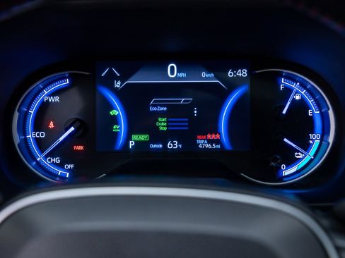 Used 2021 Toyota RAV4 SE w/ Weather & Moonroof Package image 23