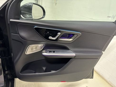 Used 2025 Mercedes-Benz GLC 300 4MATIC image 45