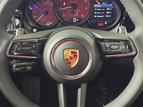 Certified 2025 Porsche Macan image 26