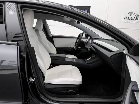 Used 2025 Tesla Model 3 Long Range image 27