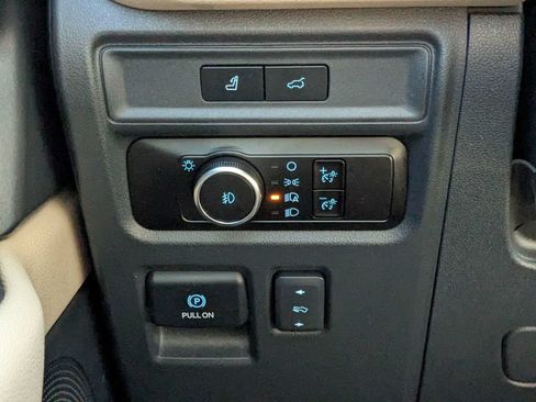 Used 2023 Ford Expedition Limited AWD/4WD image 21