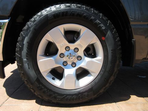 Used 2020 RAM 1500 Big Horn RWD image 9