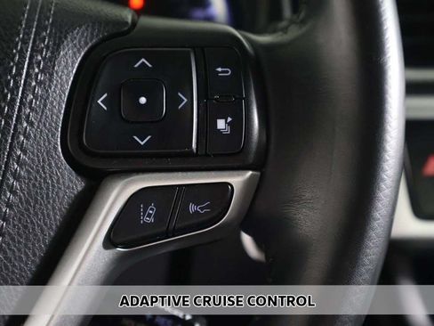 Used 2019 Toyota Highlander SE AWD/4WD image 5