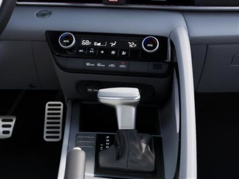 New 2025 Hyundai Elantra Sport image 16