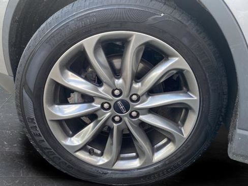 Used 2021 Lincoln Corsair AWD w/ Premium Package image 30