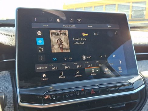 Used 2023 Jeep Compass Sport image 18