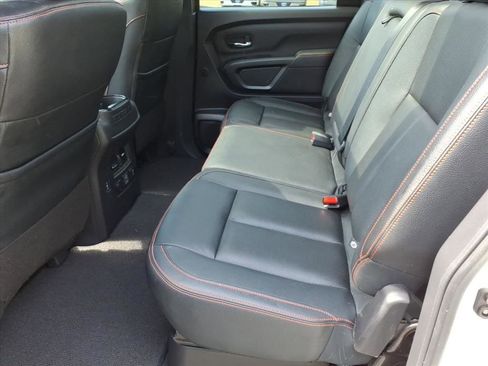 Used 2021 Nissan Titan PRO-4X w/ Pro-4x Convenience Package AWD/4WD image 14