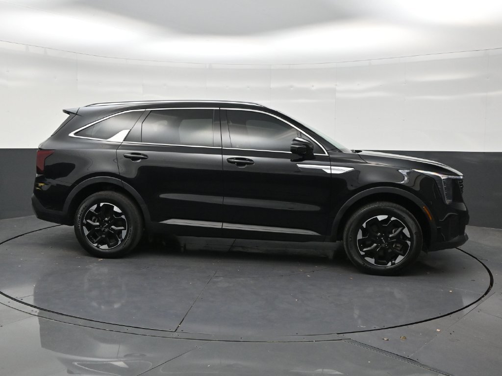 Used 2024 Kia Sorento S AWD/4WD image 6