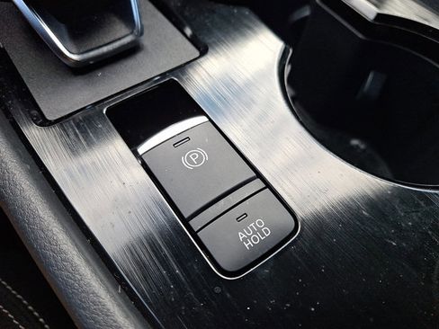 Certified 2022 Nissan Rogue SV image 24