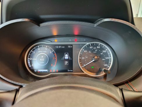 New 2025 Nissan Versa SR w/ Trunk Package image 18