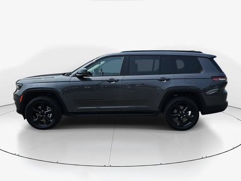 Used 2023 Jeep Grand Cherokee L Limited w/ Luxury Tech Group II AWD/4WD image 10