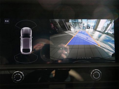 Used 2022 Porsche Macan image 19