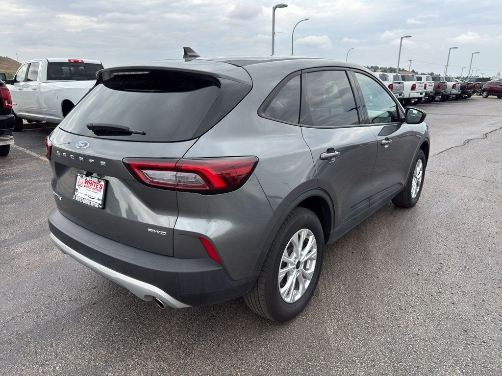 Used 2025 Ford Escape Active AWD/4WD image 5