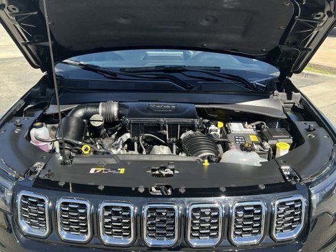 Used 2025 Jeep Compass Limited image 29