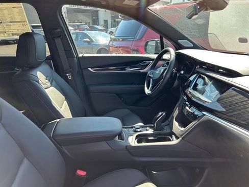 New 2025 Cadillac XT6 Premium Luxury image 25