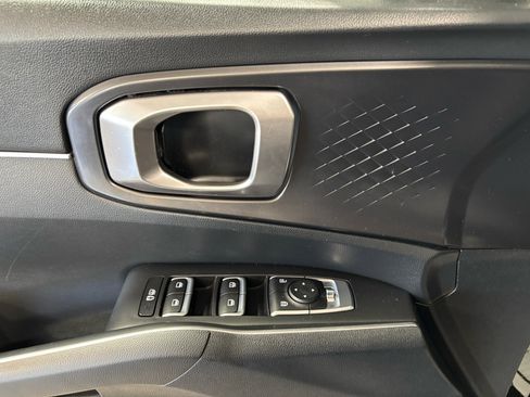 Used 2021 Kia Sorento S image 22