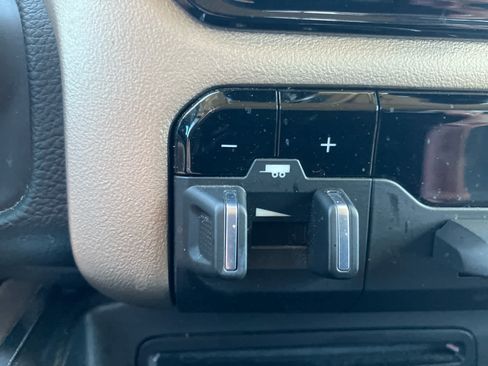 Used 2019 RAM 1500 Laramie AWD/4WD image 30