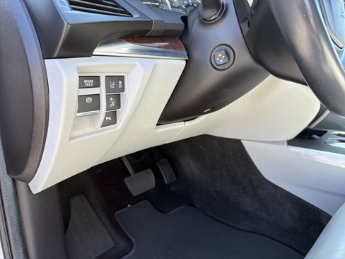 Used 2020 Acura MDX SH-AWD image 15