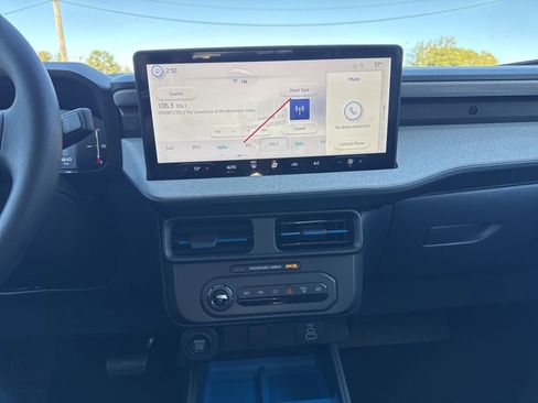 New 2025 Ford Maverick XLT image 16