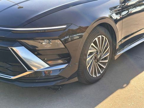 Certified 2025 Hyundai Sonata Limited image 9