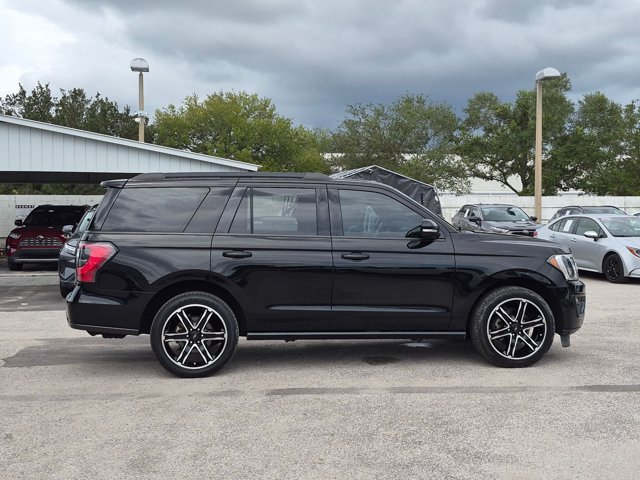 Used 2019 Ford Expedition Limited w/ Equipment Group 303A RWD image 3