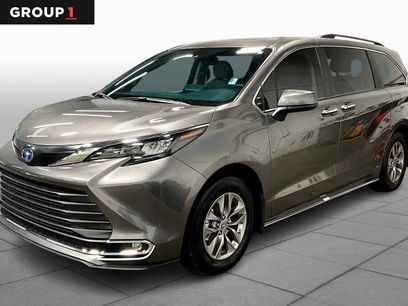 Certified 2024 Toyota Sienna XLE