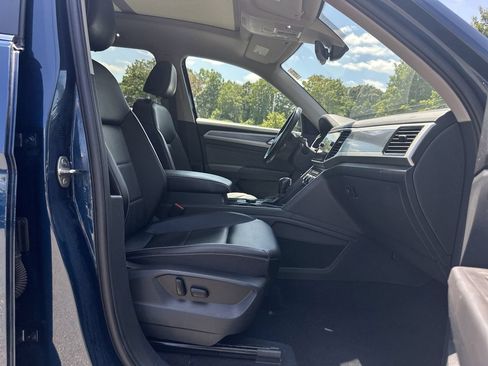 Used 2022 Volkswagen Atlas SEL R-Line AWD/4WD image 29