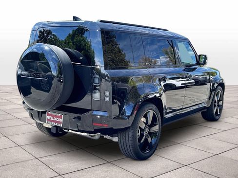 Used 2026 Land Rover Defender 110 X-Dynamic SE AWD/4WD image 13