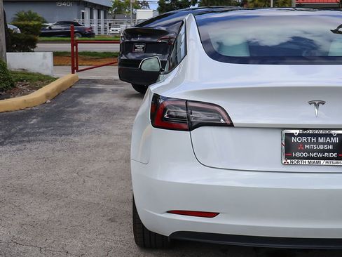 Used 2023 Tesla Model 3 Standard Range RWD image 16