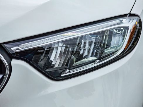 Certified 2026 Mercedes-Benz GLC 300 4MATIC image 5