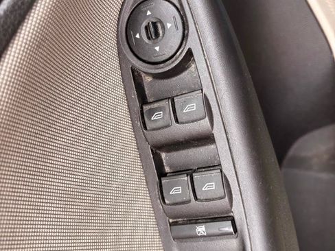Used 2014 Ford Focus SE FWD image 7