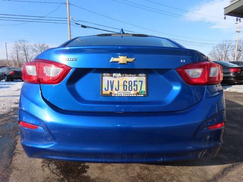 Used 2017 Chevrolet Cruze LT FWD image 23