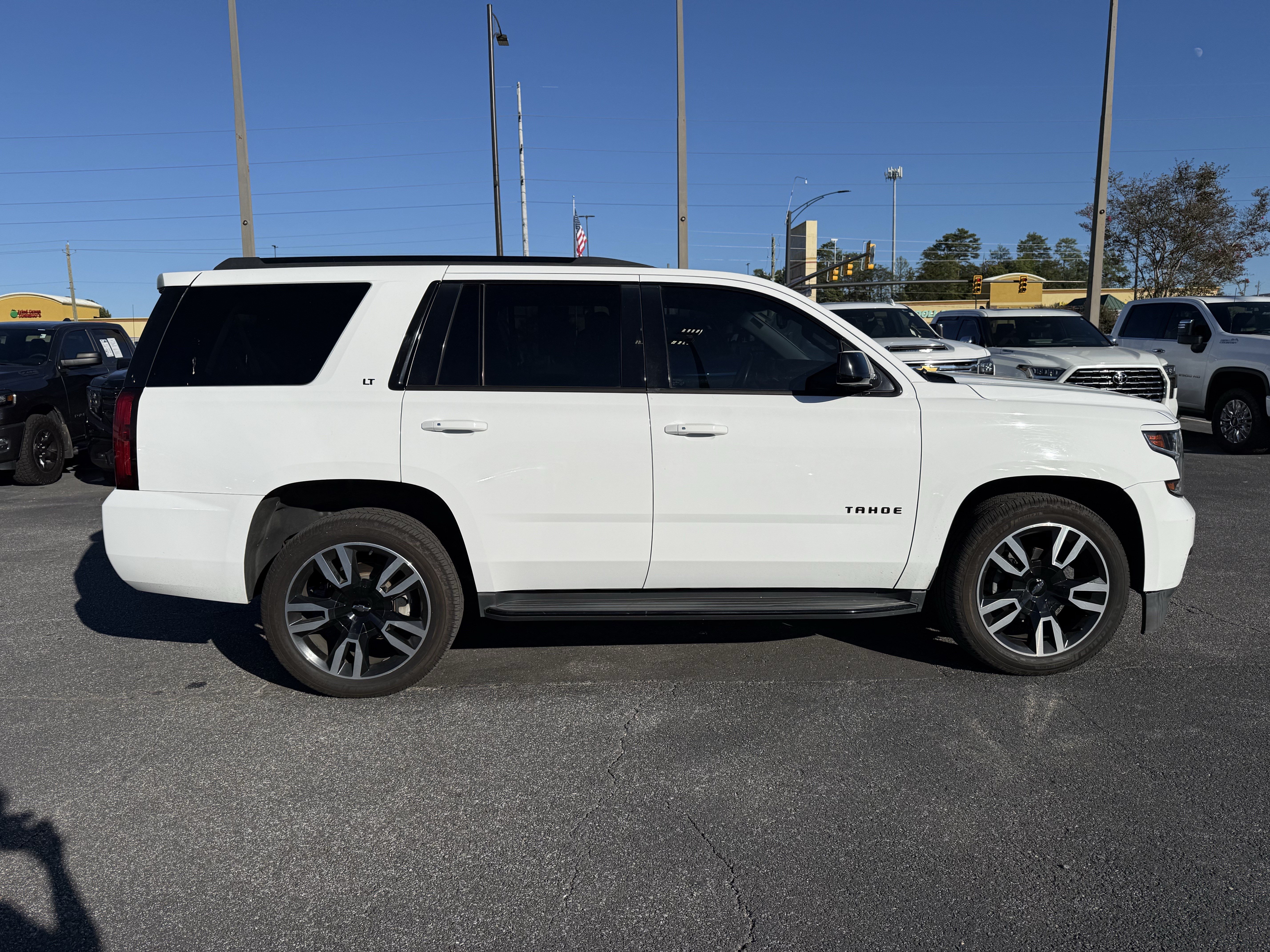 Used 2018 Chevrolet Tahoe LT w/ Luxury Package RWD image 11