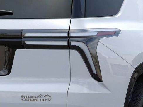 New 2026 Chevrolet Traverse High Country AWD/4WD image 11