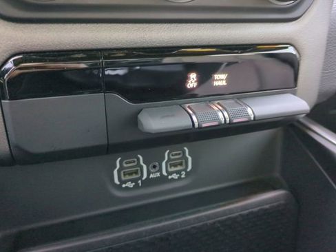 Used 2022 RAM 1500 Big Horn image 25