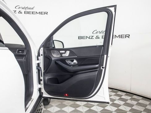 Used 2021 Mercedes-Benz GLS 450 4MATIC image 31
