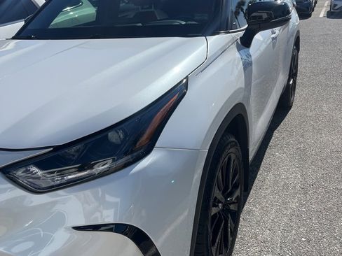 Used 2023 Toyota Highlander XSE image 2