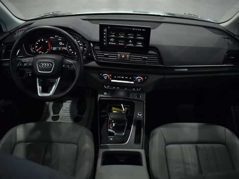 Used 2023 Audi Q5 2.0T Premium w/ Convenience Package image 15