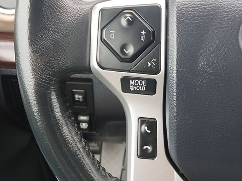 Used 2018 Toyota Tundra Limited w/ Limited Premium Package AWD/4WD image 19