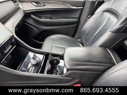 Used 2021 Jeep Grand Cherokee L Limited AWD/4WD image 12