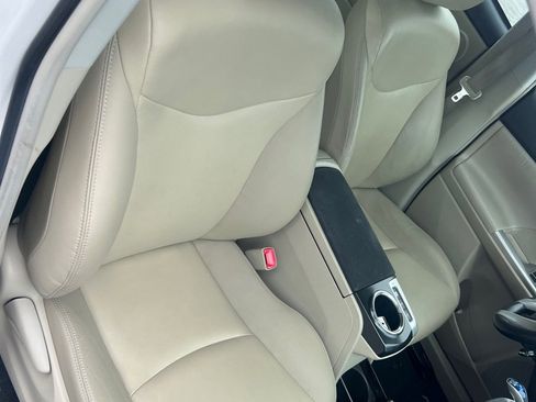 Used 2013 Toyota Prius V Five FWD image 21