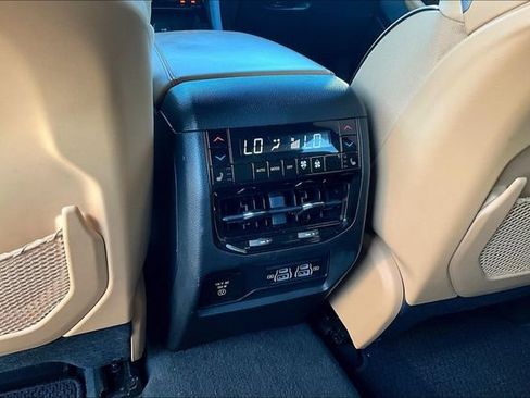 Used 2022 Jeep Grand Cherokee Summit w/ Adv Protech Group IV AWD/4WD image 10
