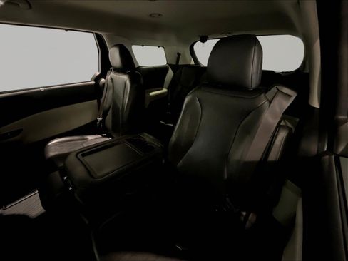 Used 2022 Kia Carnival EX FWD image 22