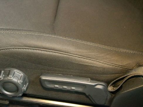 Used 2021 Jeep Wrangler Sport S image 17