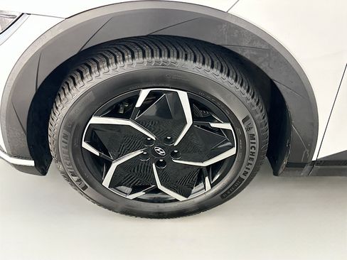 Used 2024 Hyundai Ioniq 5 SEL image 11