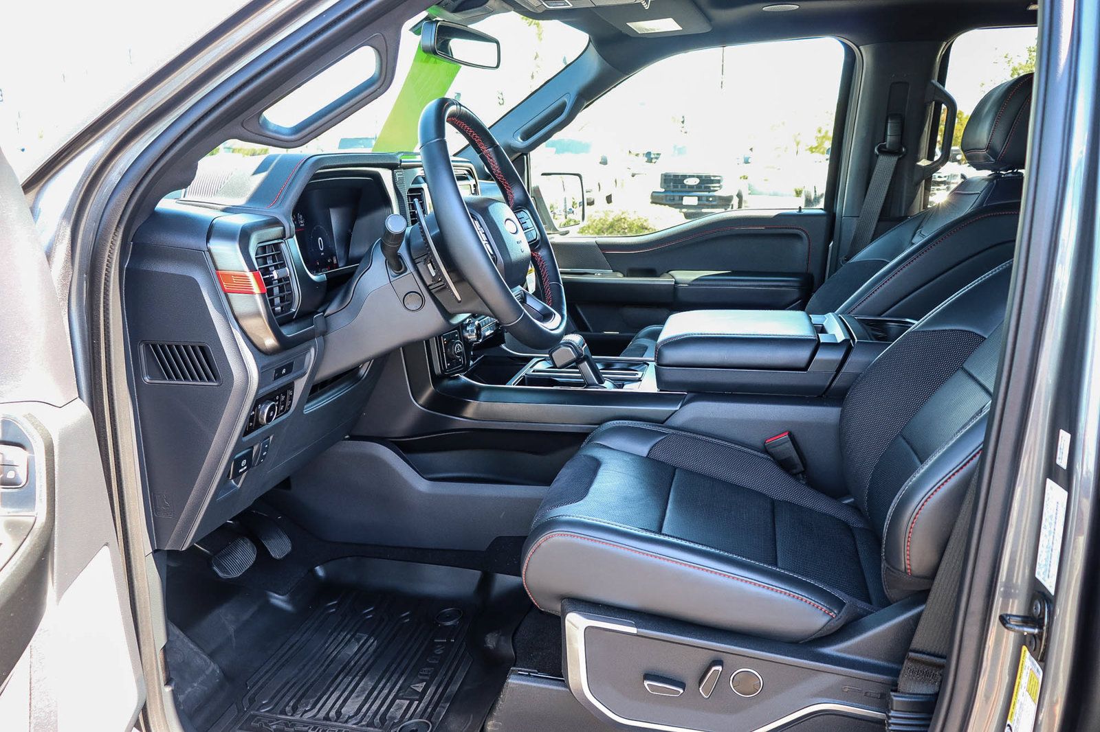 Used 2025 Ford F150 Raptor AWD/4WD image 18