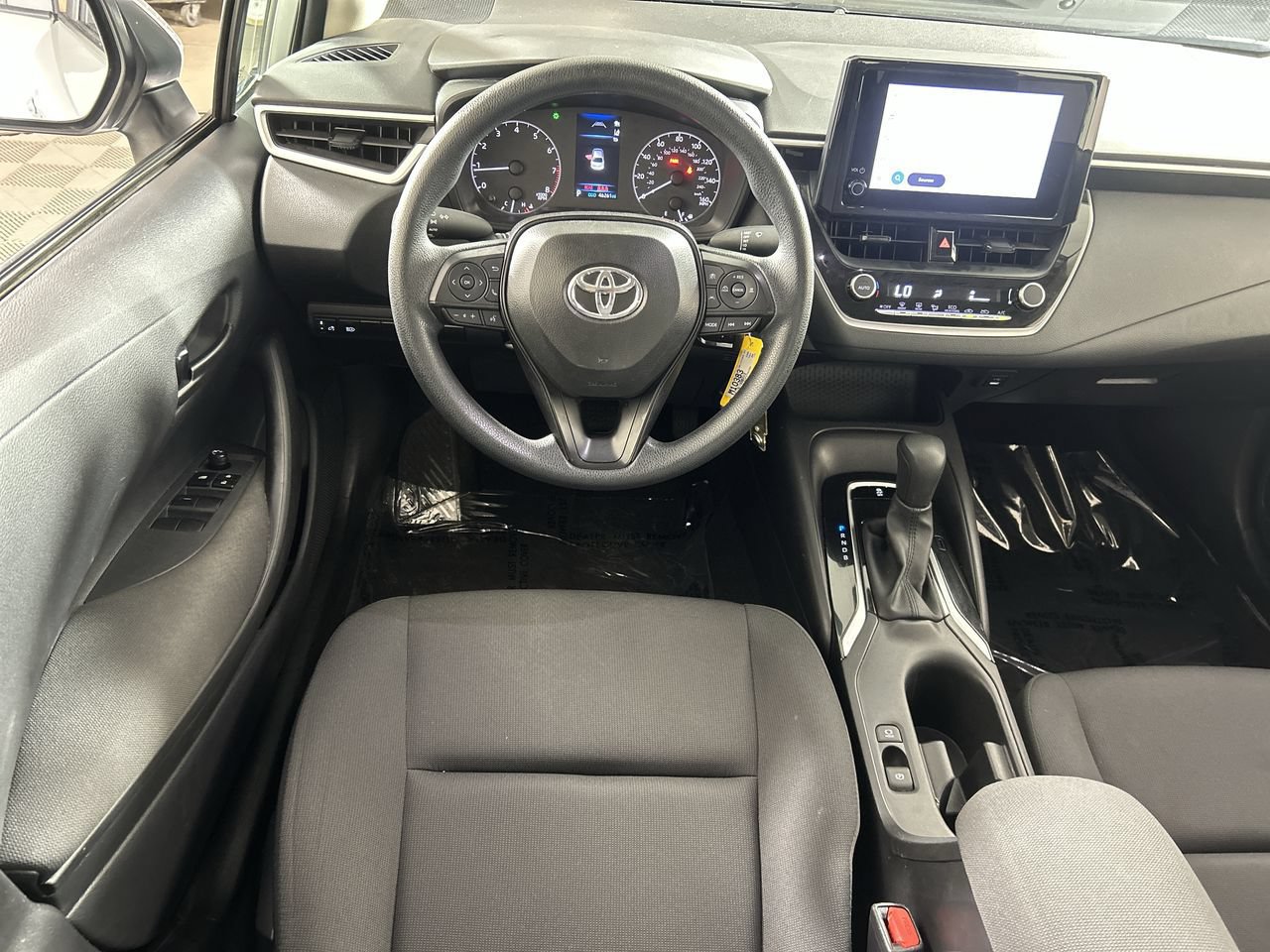 Used 2025 Toyota Corolla LE FWD image 22