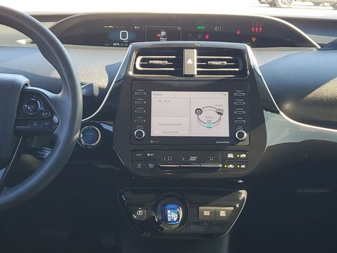 Used 2022 Toyota Prius LE image 28