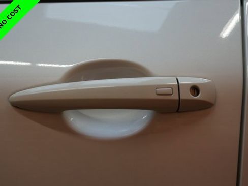 Used 2022 Nissan Rogue SV w/ SV Premium Package image 77